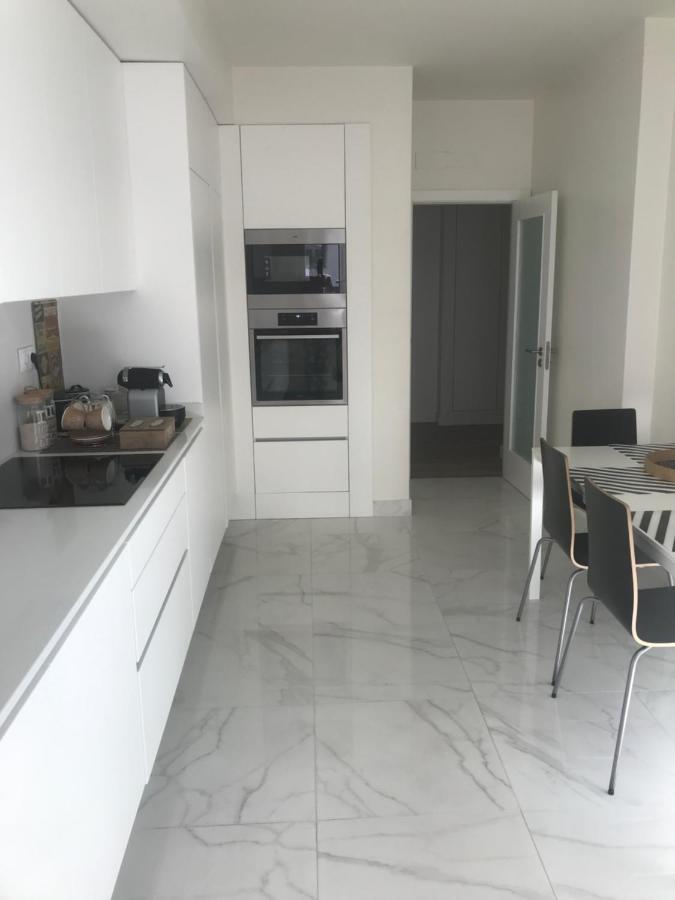 Modern Double Room With Private Balcony Montijo Bagian luar foto