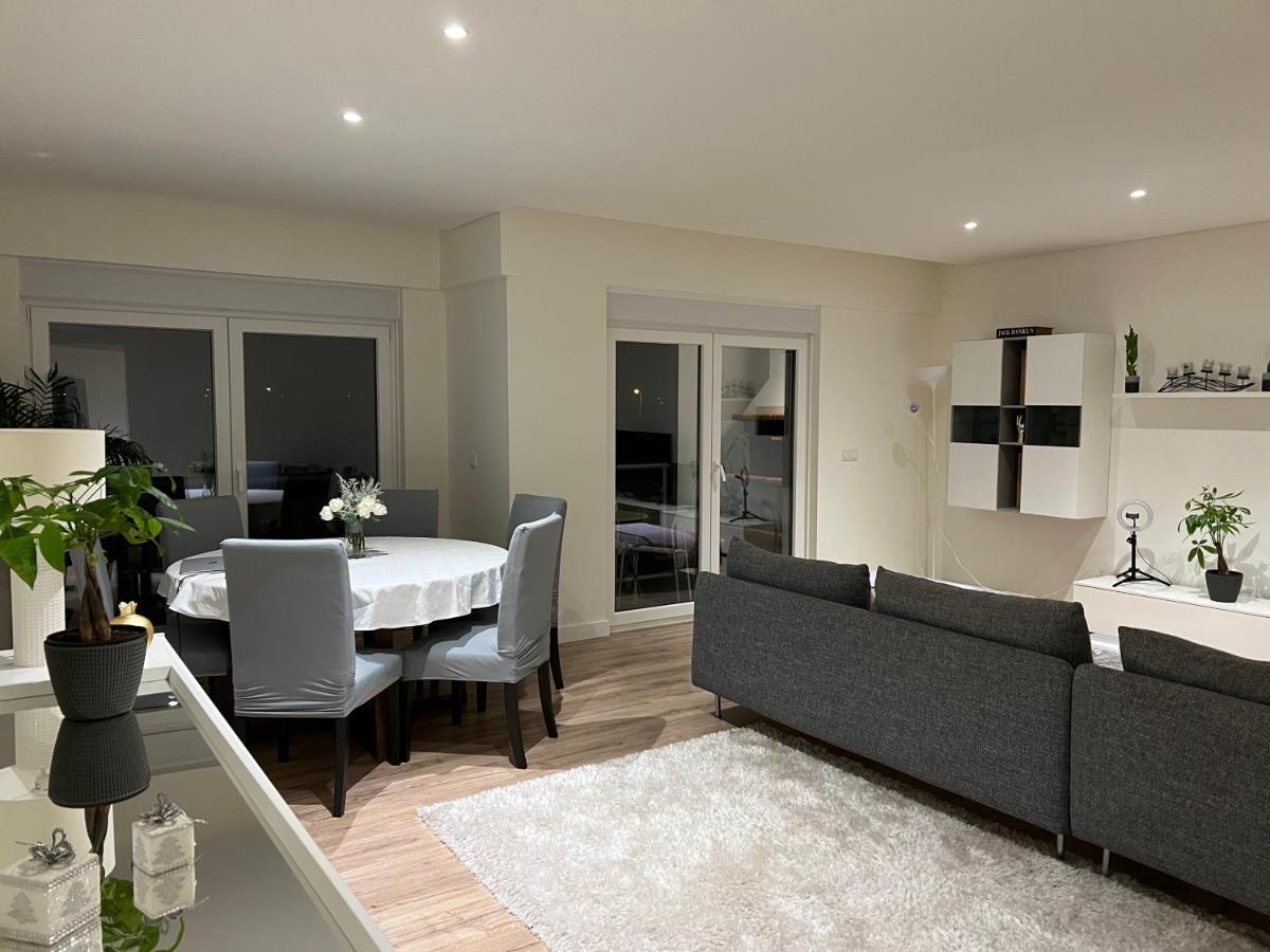 Modern Double Room With Private Balcony Montijo Bagian luar foto