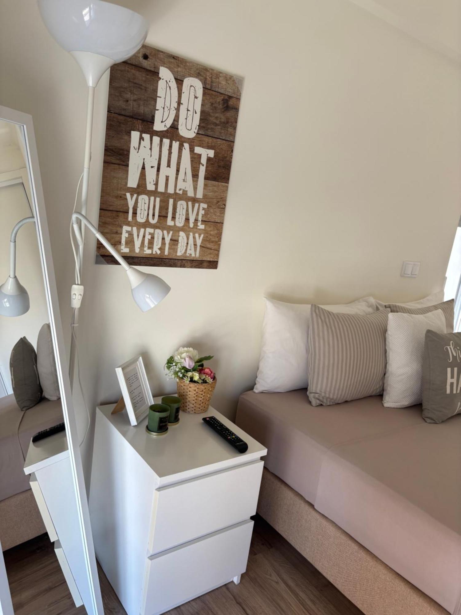 Modern Double Room With Private Balcony Montijo Bagian luar foto